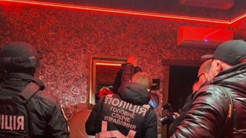 У Луцьку пенсіонер облаштував бордель у власній квартирі У Луцьку пенсіонер облаштував бордель у власній квартирі