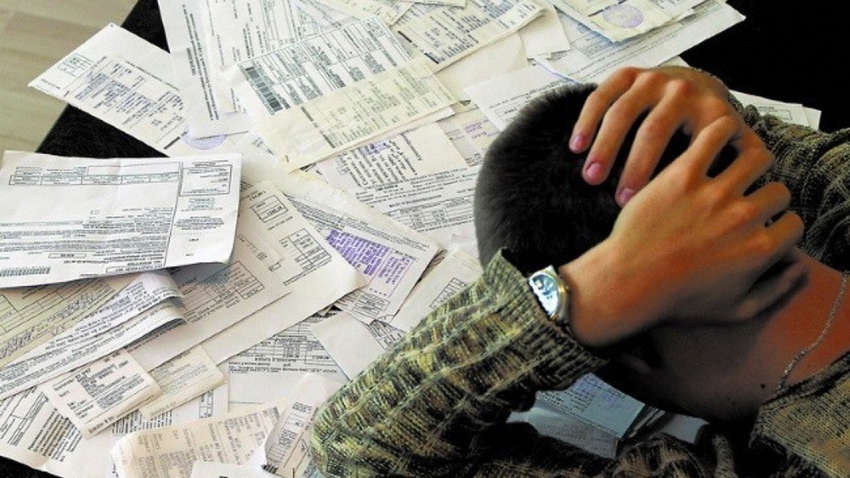 В Украине появилось много должников: за что людям тяжелее всего платить