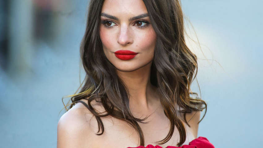 Модель Емілі Ратажковскі поділилася секретами стрункої фігури