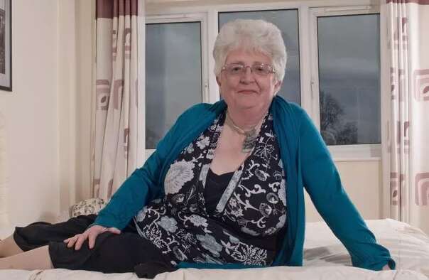 72-річна жінка працює в ескорті: до цього вона 40 років присвятила релігії