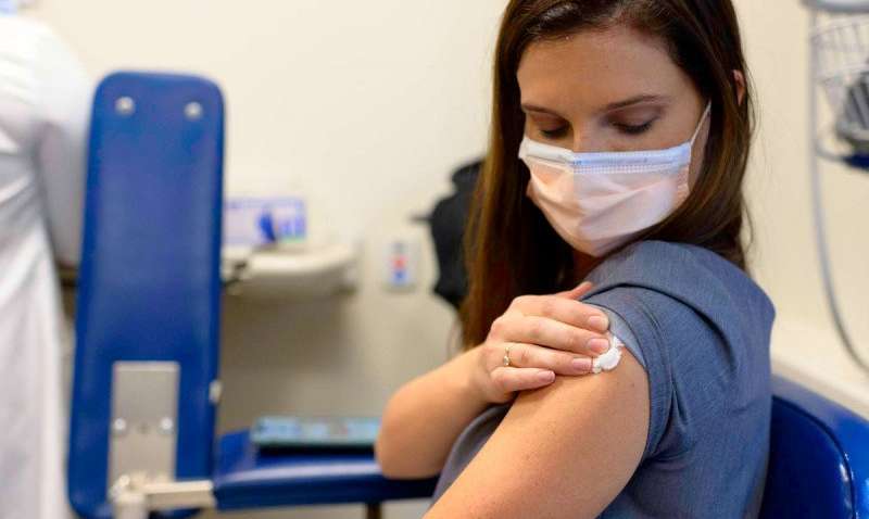 У Каліфорнії учнів 7 - 12 класів зобов'язали вакцинуватися проти COVID-19 У Каліфорнії учнів 7 - 12 класів зобов'язали вакцинуватися проти COVID-19