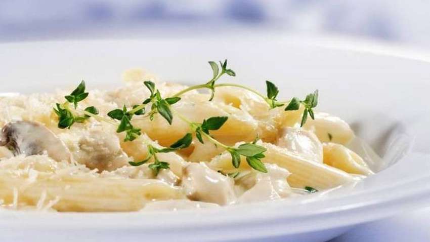 Рецепт дня: паста з куркою у вершковому соусі