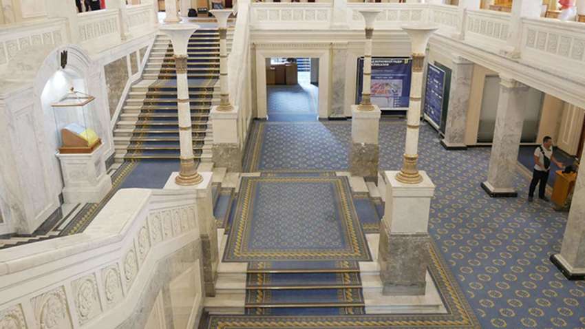 Верховна Рада має намір закупити килимів на один мільйон Верховна Рада має намір закупити килимів на один мільйон