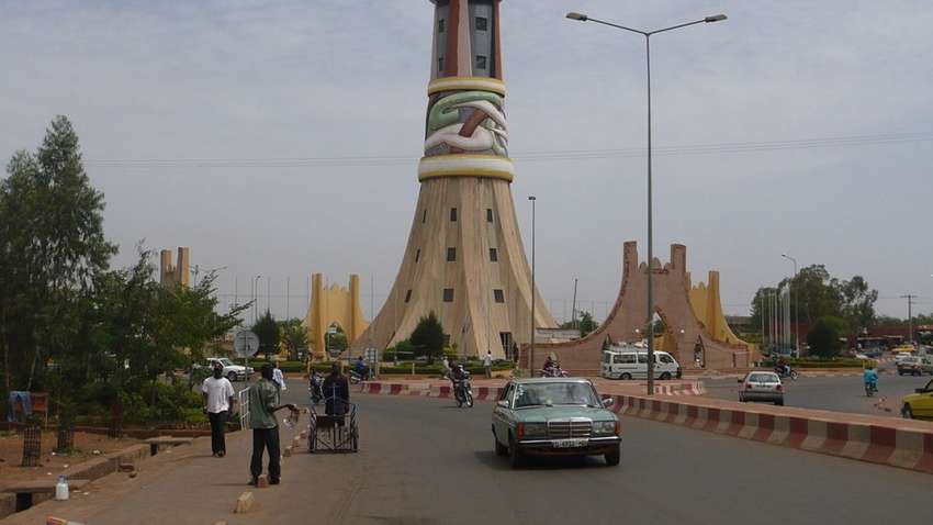 У Малі вісім людей загинули при вибуху в автобусі