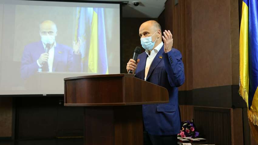 2 часа: Радуцкий рассказал о жутких очередях с катафалков в крематорий 2 часа: Радуцкий рассказал о жутких очередях с катафалков в крематорий