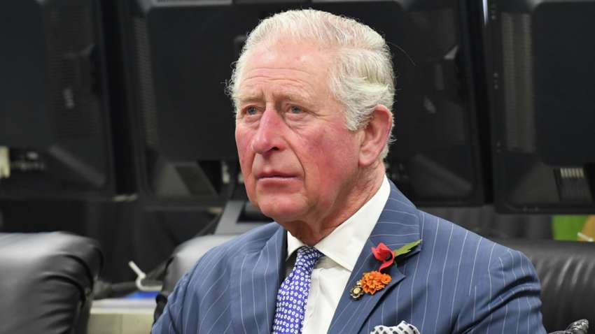 Короля Чарльза ІІІ прилюдно закидали яйцями (ВІДЕО)