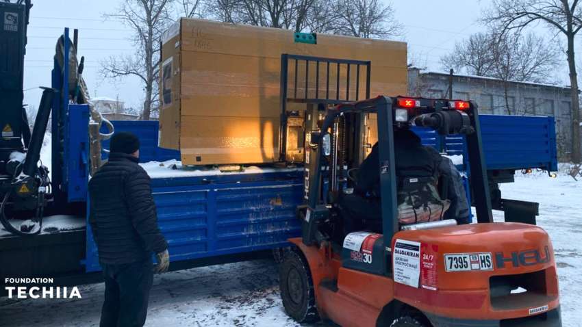 Штаб ССО отримав потужний генератор від Олега Крота з TECHIIA Штаб ССО отримав потужний генератор від Олега Крота з TECHIIA