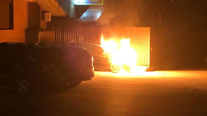 Нардеп Гео Лерос заявив про підпал свого автомобіля (відео) Нардеп Гео Лерос заявив про підпал свого автомобіля (відео)