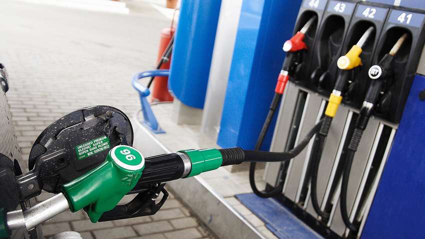 Зниження цін на АЗС з подачі Зеленського: експерти розповіли про плюси й мінуси