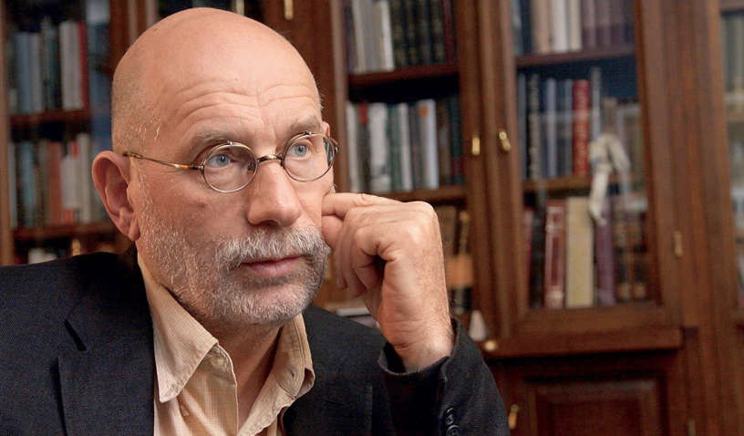 Росія оголосила у розшук відомого письменника: що відомо