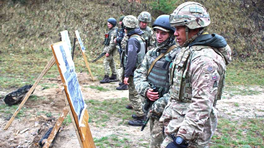 Британські інструктори розпочали навчати українських піхотинців за програмою Orbital
