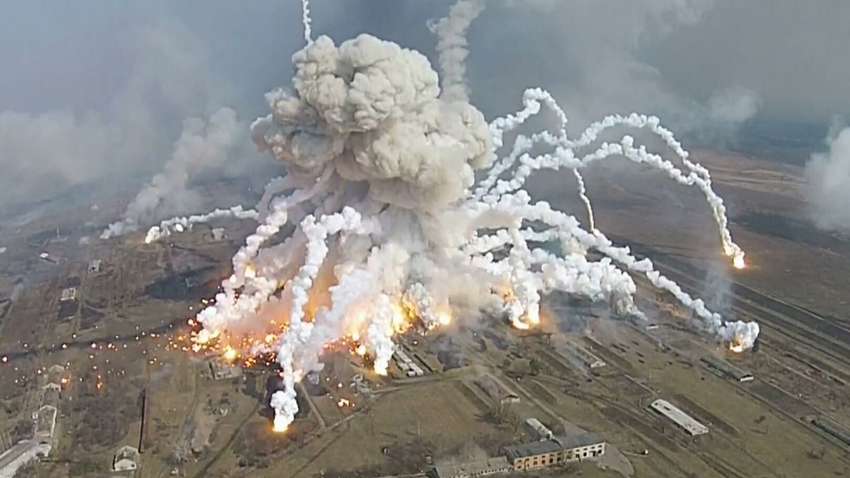 Ехо розірваних боєприпасів: кому доведеться відповісти за вибухи на військових складах України