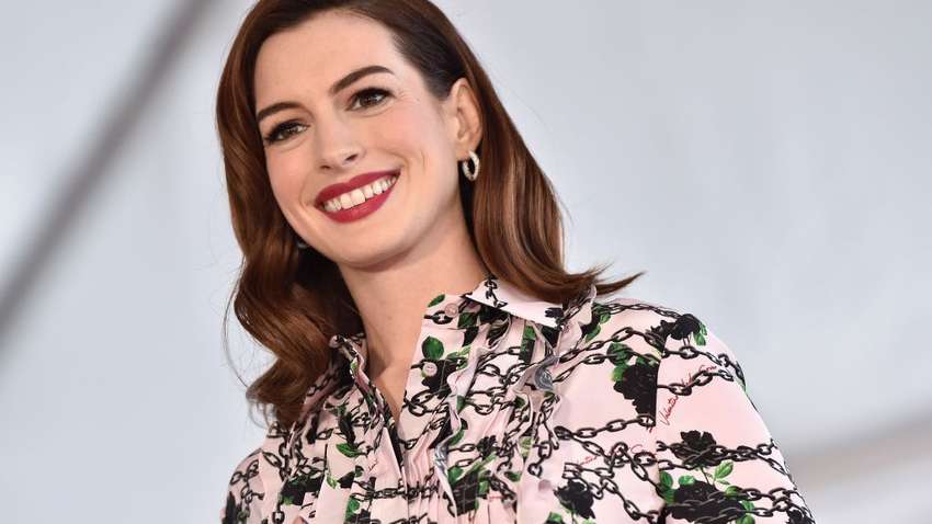 Актриса Энн Хэтэуэй стала мамой во второй раз