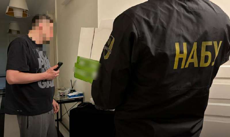 Схеми із землею на сотні мільйонів гривень: кому в Кабміні вручили підозру