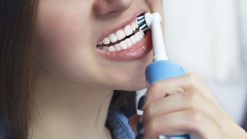 Стоп-лист: що не можна робити зі своїми зубами