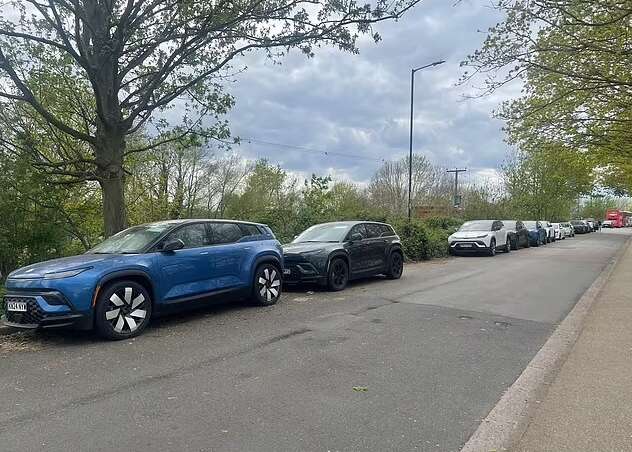 У Британії знайшли кладовище новеньких електрокарів на мільйони: їх утилізують У Британії знайшли кладовище новеньких електрокарів на мільйони: їх утилізують