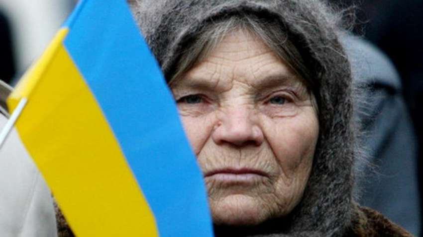 Третина українських пенсіонерів хоче виїхати з України 