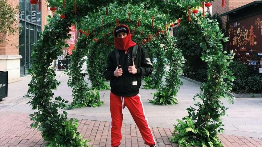 "Здається, на батьківщину мене вже ніколи не пустять": 40 днів ізоляції українця в Ухані