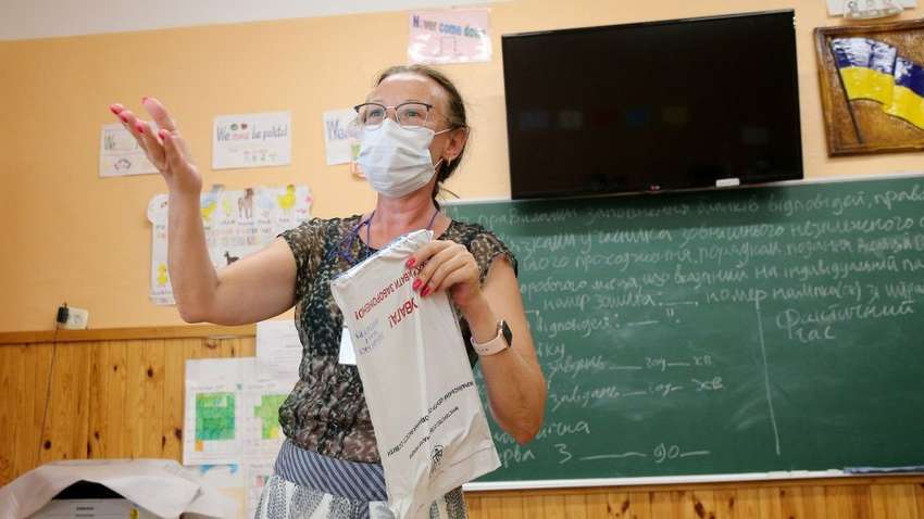 Чи можна невакцинованим працювати і чи буде у них зарплата – рішення Кабміну Чи можна невакцинованим працювати і чи буде у них зарплата – рішення Кабміну