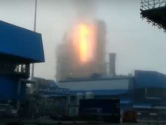 У Росії прогримів потужний вибух на газовому заводі: що відомо (ВІДЕО) У Росії прогримів потужний вибух на газовому заводі: що відомо (ВІДЕО)