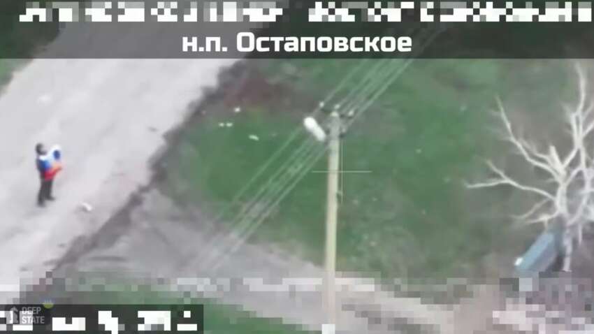 Найкумедніша смерть солдата рф: що сталося, коли підняв прапор Росії Найкумедніша смерть солдата рф: що сталося, коли підняв прапор Росії