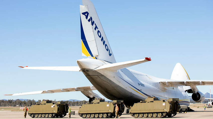 Австралія відправила в Україну перші БТР M113AS4 Австралія відправила в Україну перші БТР M113AS4