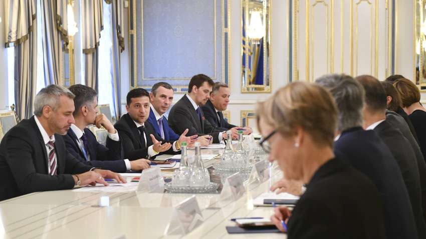 Зеленский встретился с послами "Большой семерки"