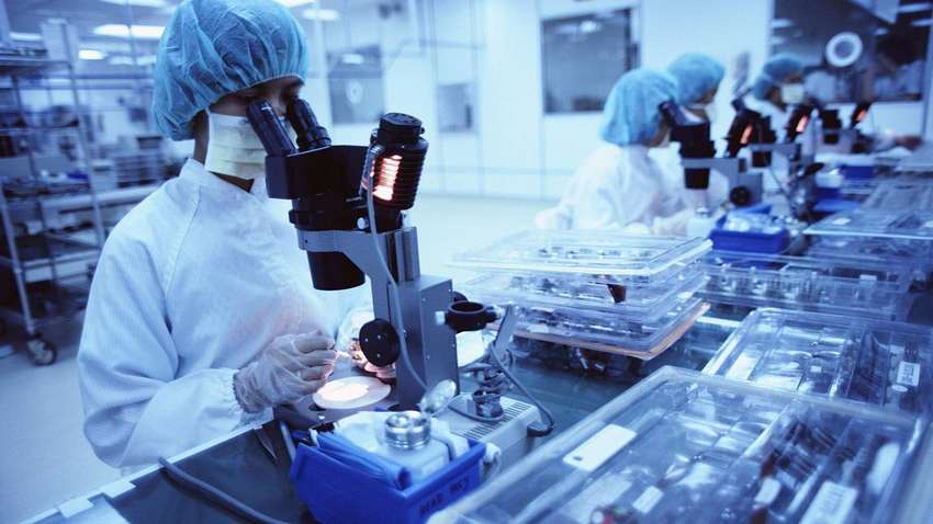 Британські вчені тестують нову вакцину проти коронавірусу