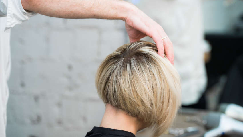 Повернення у 90-ті: модні стрижки 2024 року Повернення у 90-ті: модні стрижки 2024 року