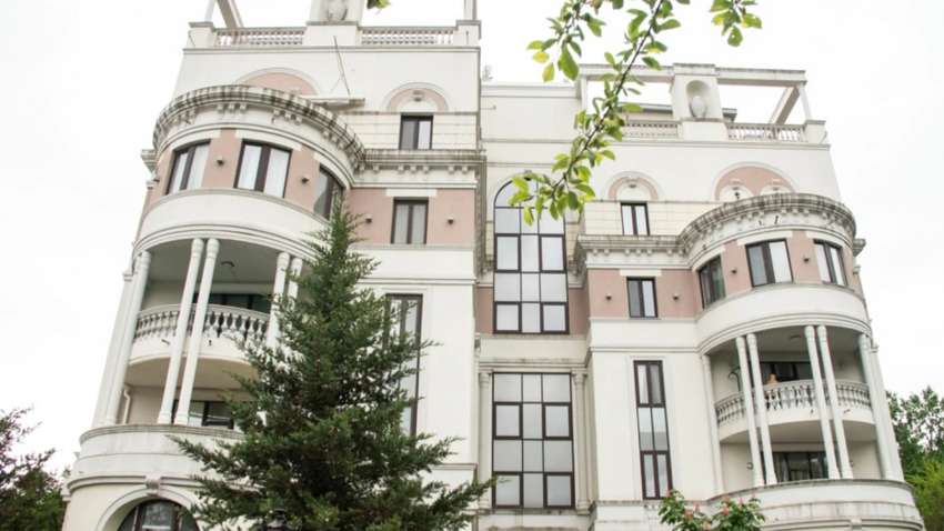 "Якщо доведеться просити політичного притулку": в окупованому Криму Олена Зеленська сплачує за комуналку "Якщо доведеться просити політичного притулку": в окупованому Криму Олена Зеленська сплачує за комуналку