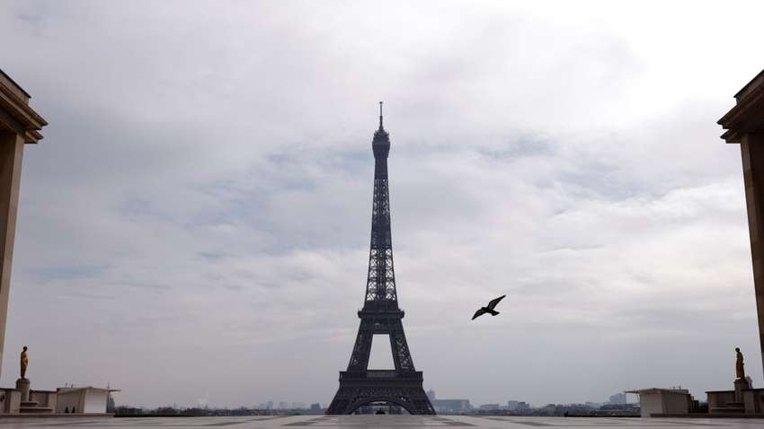 Франция вводит комендантский час с 15 декабря Франция вводит комендантский час с 15 декабря