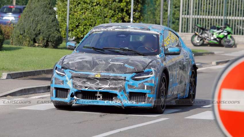 Ferrari тестирует свой первый электромобиль (ФОТО)