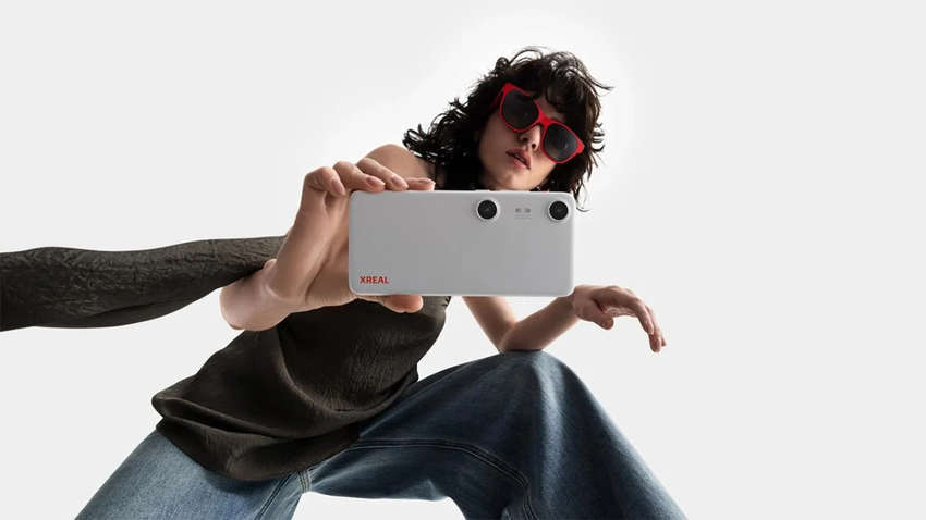 У Китаї випущено пристрій, що замінює смартфони 3D-технологіями