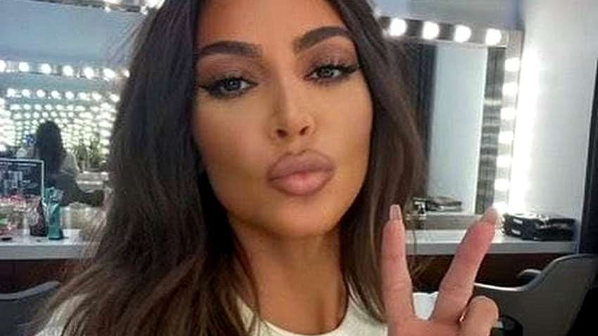 Ким Кардашьян обвинили в плагиате: что произошло Ким Кардашьян обвинили в плагиате: что произошло