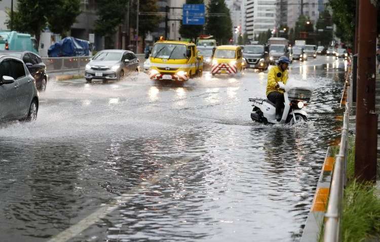 В Японії через тайфун скасували 300 рейсів