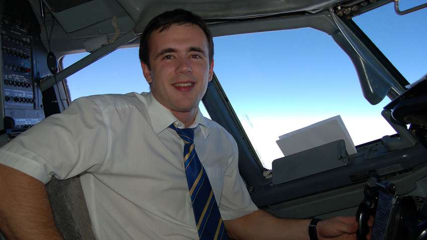 Экс-жена погибшего бортпроводника "МАУ": "Не хотел лететь в Иран и должен был получить должность пилота"