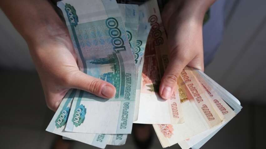 Россияне массово бегут за наличными: почему РФ охватила паника
