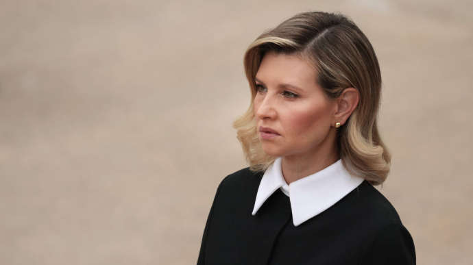 Елена Зеленская напомнила британцам, что пока те считают копейки, украинцы считают потери