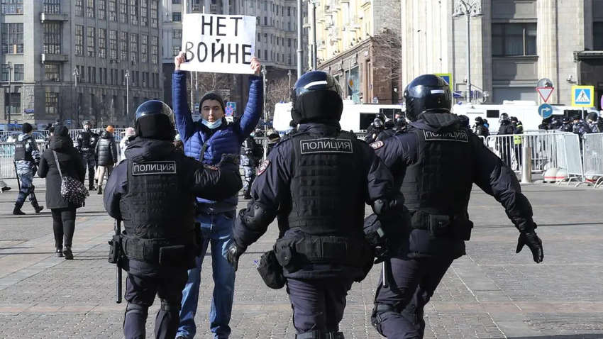 Кремль усиливает репрессии: что теперь грозит россиянам, которые против войны