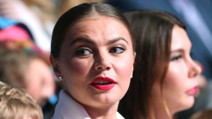 Сердечні драми Кремля: Путін під час зустрічі отримав чортів від давньої коханки Сердечні драми Кремля: Путін під час зустрічі отримав чортів від давньої коханки