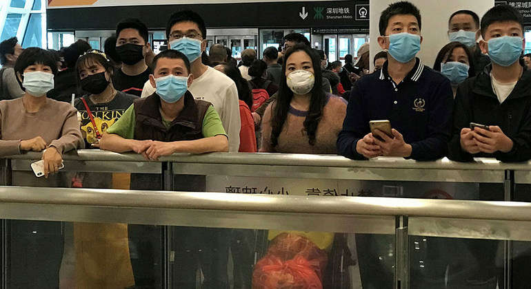 ВОЗ не рекомендует ограничивать международные путешествия из-за коронавируса