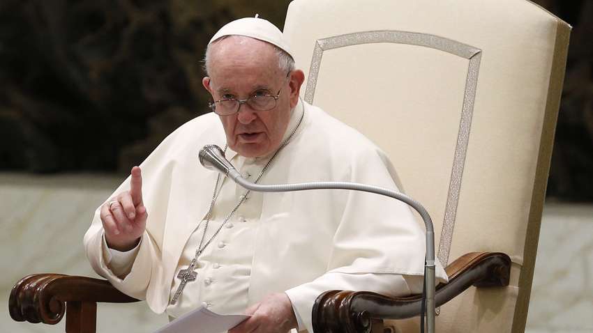 Папа Римський не витримав: накричав на жінку, яка звернулася до нього з проханням