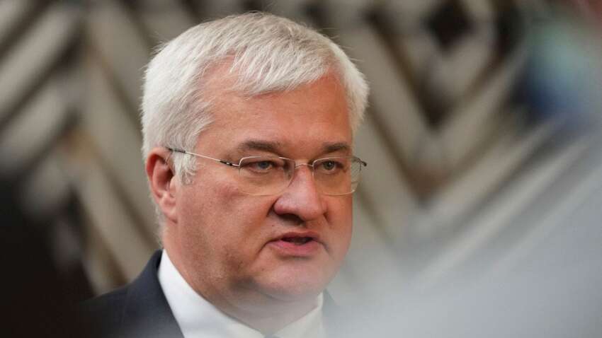 Киев готовит ответ на блокирование Венгрией украинских СМИ: заявление Сибиги