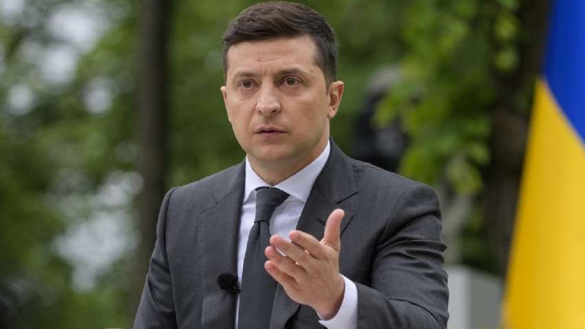 В Слуге народа рассказали, кто заплатит за опрос Зеленского 25 октября