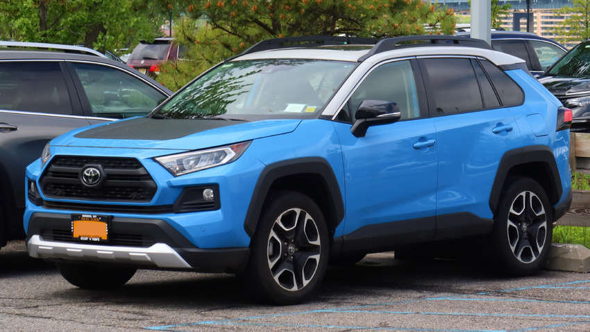 Какие бензиновые авто стали лидерами продаж в Украине в этом году