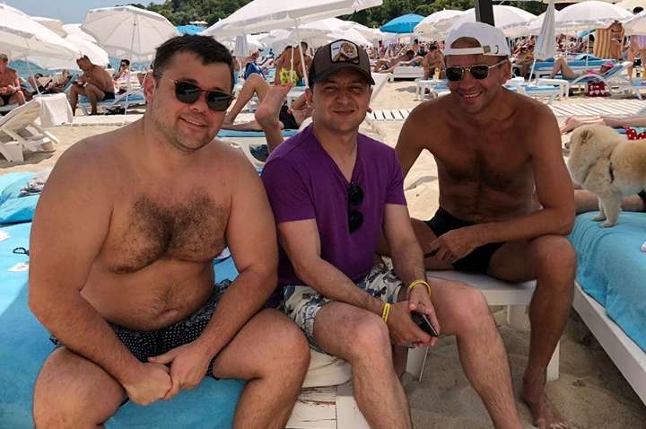 Везде охрана: в Одессе Зеленский пошел на пляж