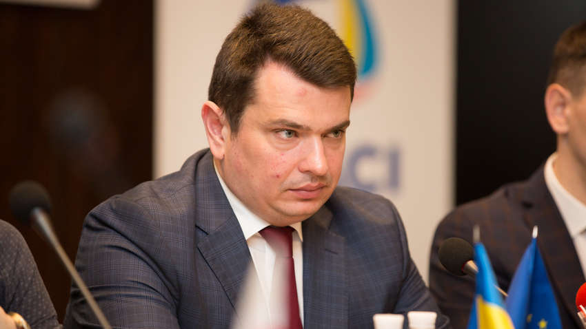 Прибрати Ситника: чи потрібно змінювати керівництво НАБУ