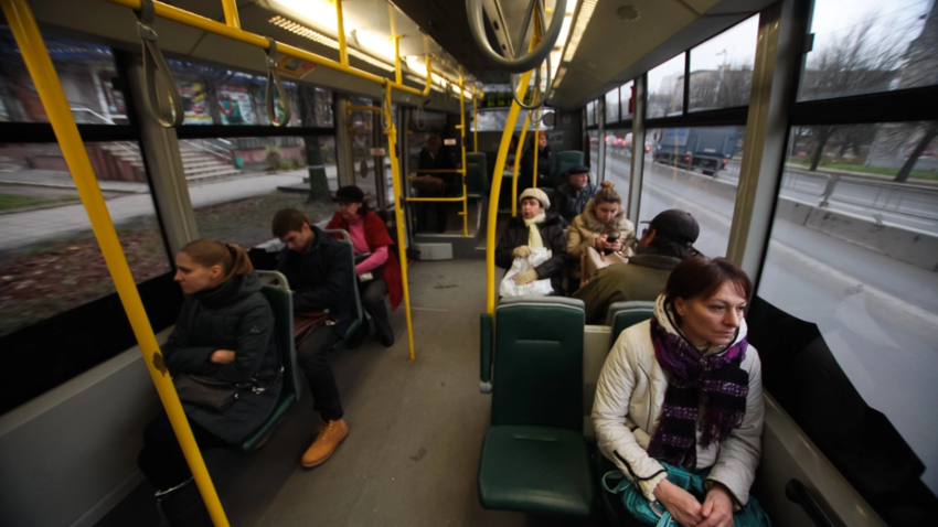 Киянин викинув з тролейбуса водія з криком "Ти тепер десятий" (ВІДЕО 18+)