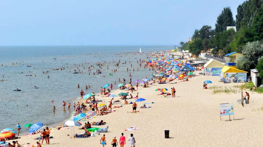 Страшна інтоксикація: туристам довелося звертатися до лікарів після відпочинку на узбережжі Азовського моря