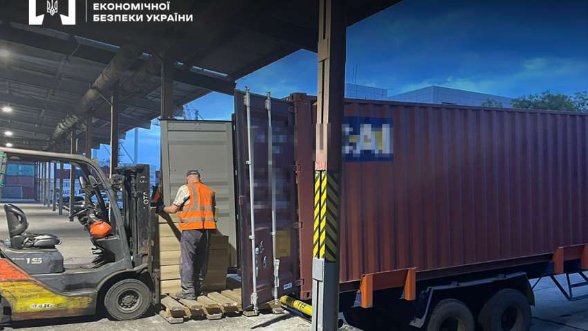 В одном из портов Одессы проверили морские контейнеры: находка поразила масштабами В одном из портов Одессы проверили морские контейнеры: находка поразила масштабами